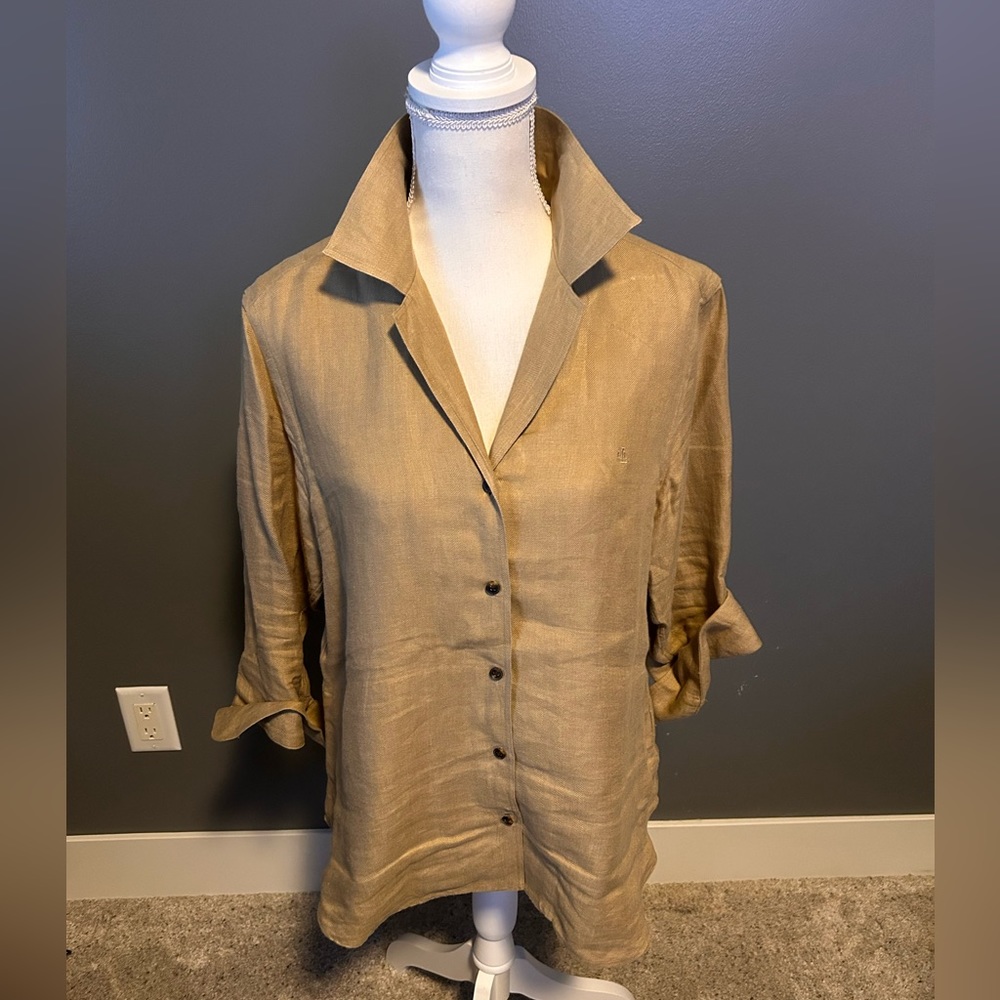 Ralph Lauren Blouse. Beautiful fabric Size Large.